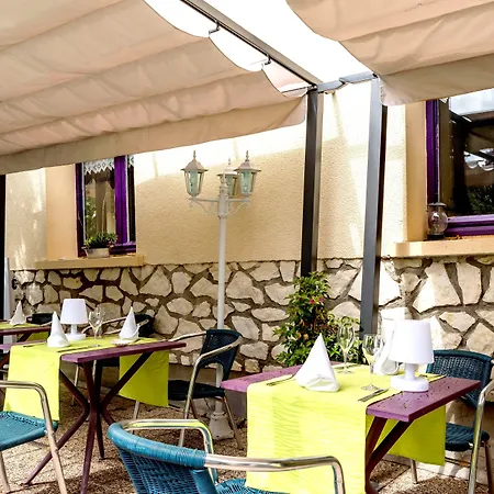 Restaurant La Braisiere Szálloda 2*