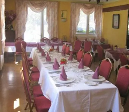 فندق Restaurant La Braisiere 2*