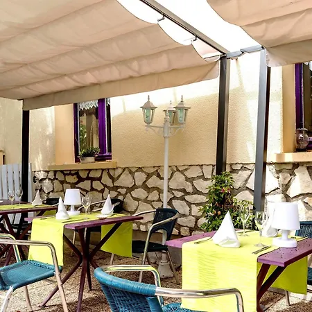 Szálloda Restaurant La Braisiere 2*