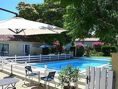 فندق Restaurant La Braisiere 2*